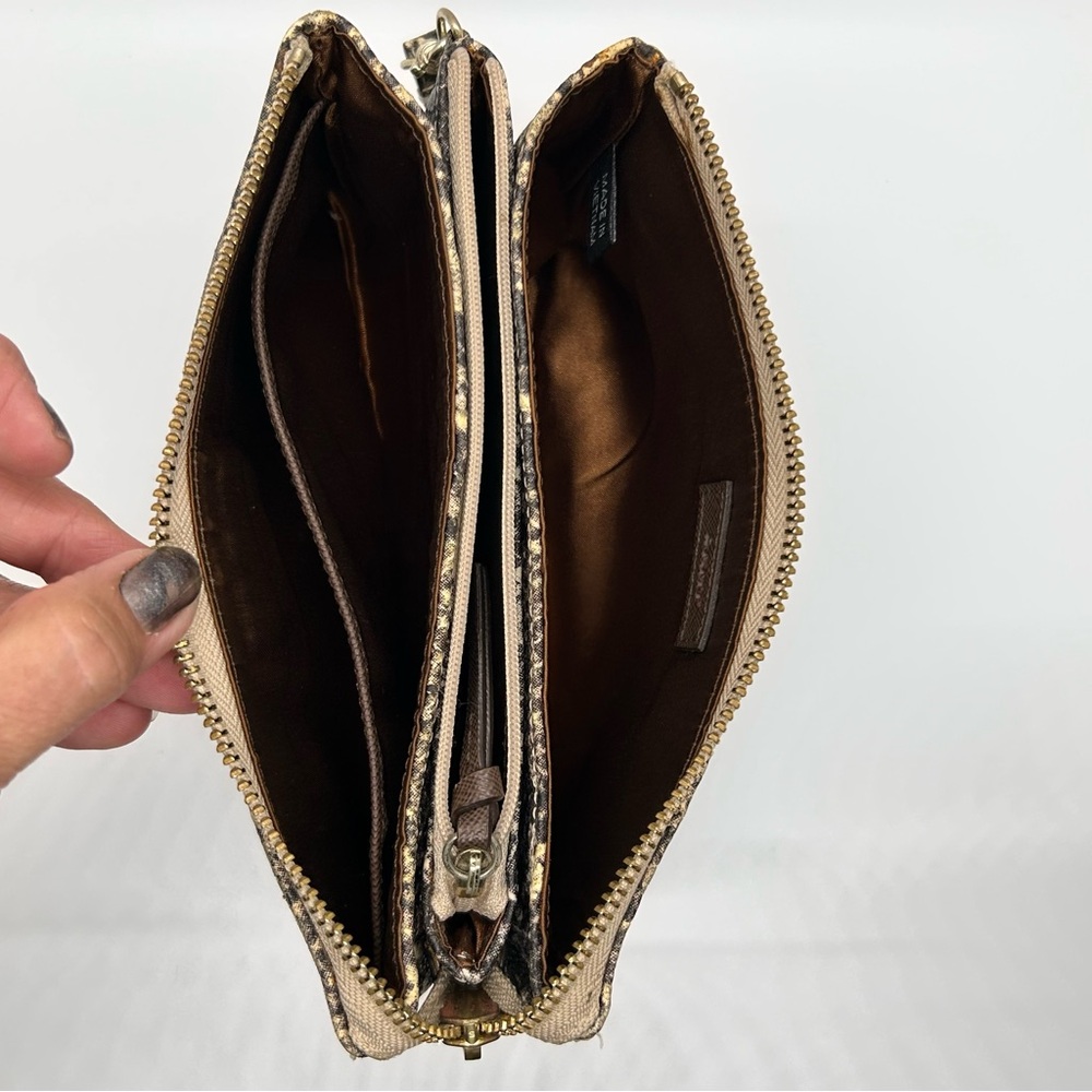 DKNY Large Leather Wristlet
Wallet Black and Cream Snake Print - Picture 16 of 16